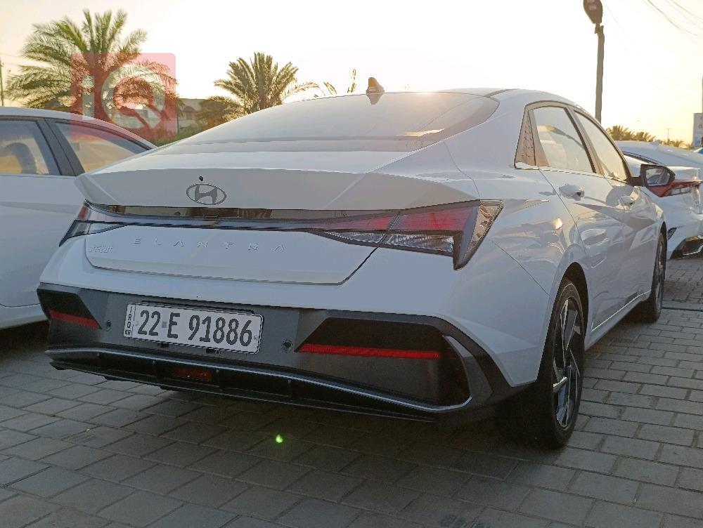 هیوندای ئەلەنترا